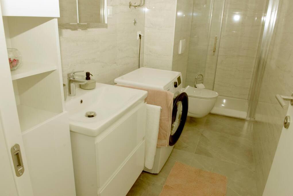 Camino Split - Apartment Near Mall Of Split Buitenkant foto