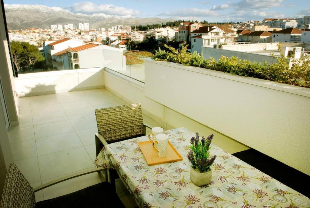 Camino Split - Apartment Near Mall Of Split Buitenkant foto